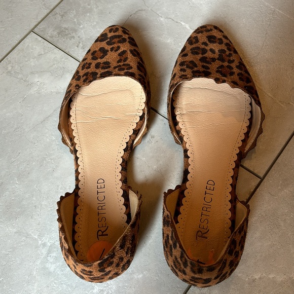 Restricted Leopard Print Open-Sided Flats, Women’s Size 7 - Picture 3 of 6
